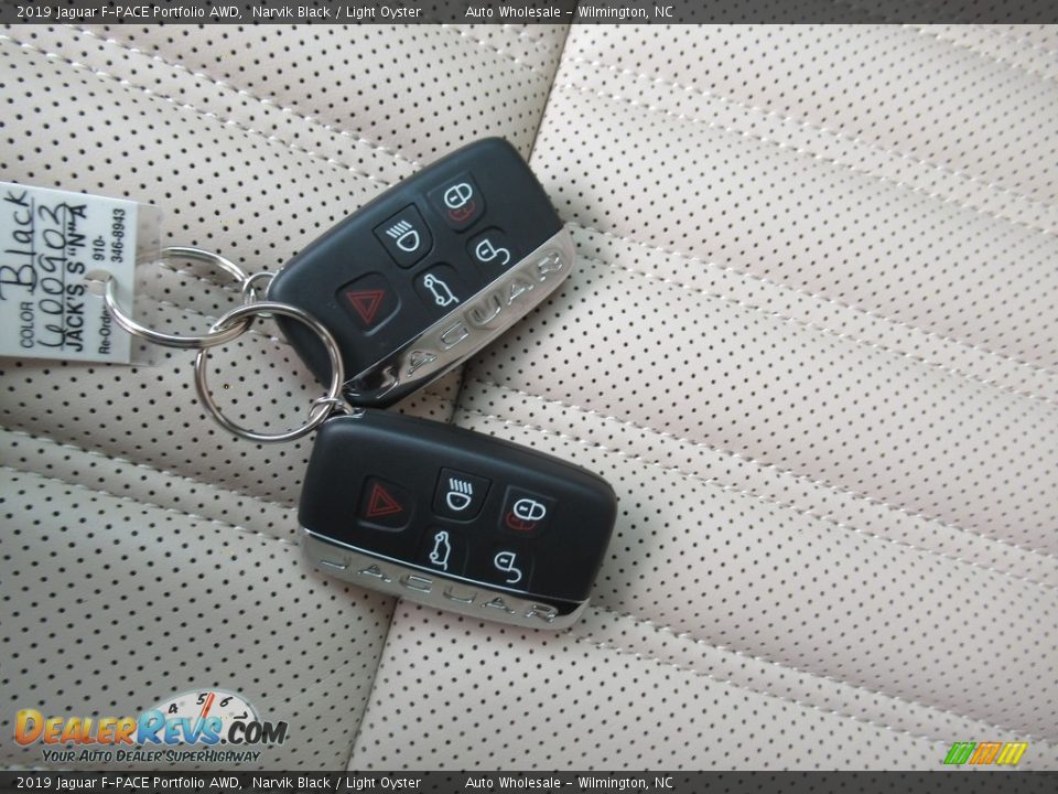 2019 Jaguar F-PACE Portfolio AWD Narvik Black / Light Oyster Photo #20