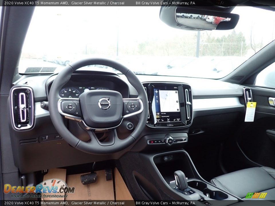 Dashboard of 2020 Volvo XC40 T5 Momentum AWD Photo #9