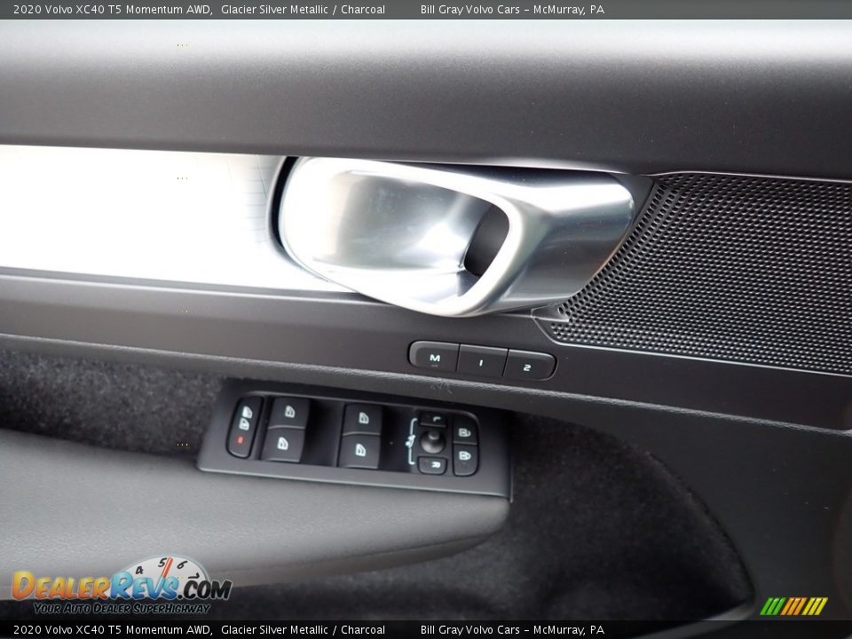 2020 Volvo XC40 T5 Momentum AWD Glacier Silver Metallic / Charcoal Photo #10