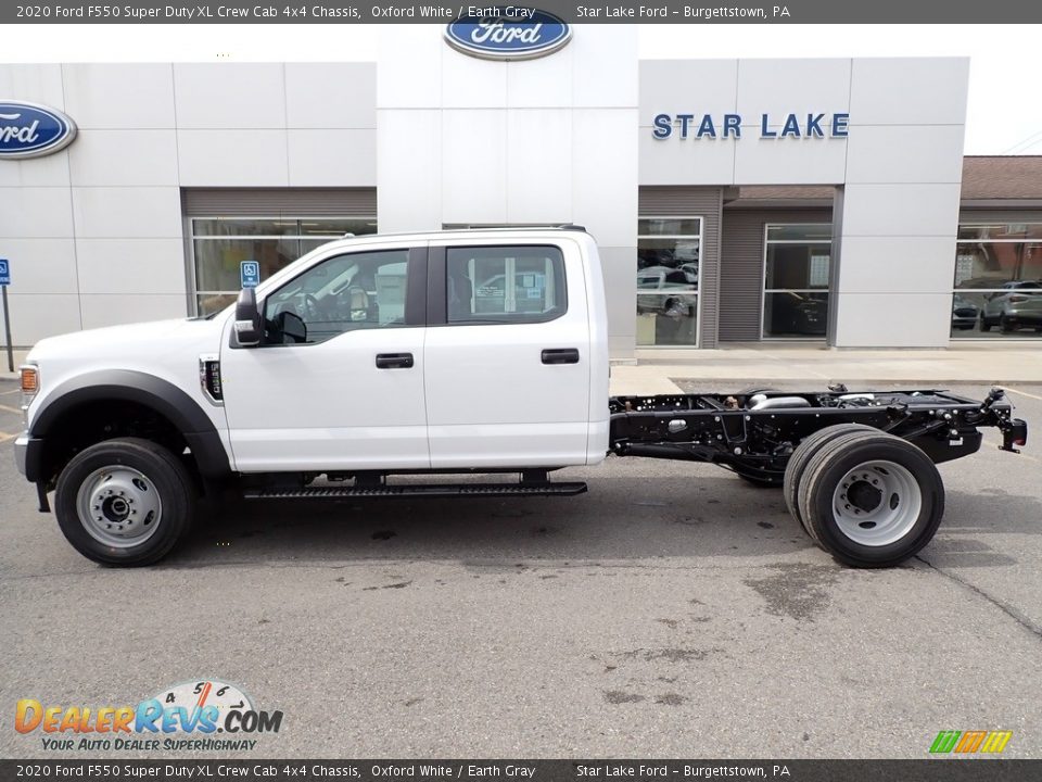 2020 Ford F550 Super Duty XL Crew Cab 4x4 Chassis Oxford White / Earth Gray Photo #2