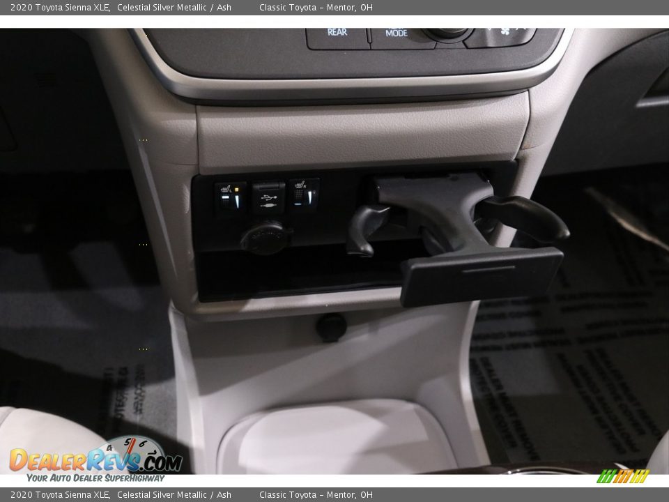 2020 Toyota Sienna XLE Celestial Silver Metallic / Ash Photo #11