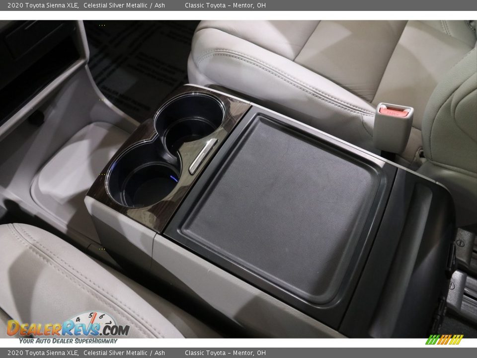 2020 Toyota Sienna XLE Celestial Silver Metallic / Ash Photo #12