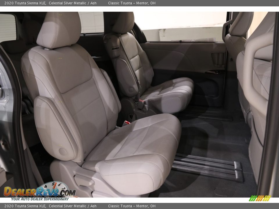 2020 Toyota Sienna XLE Celestial Silver Metallic / Ash Photo #14