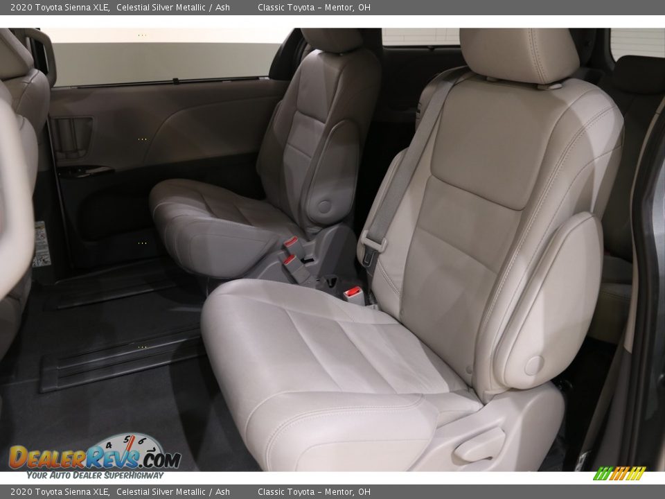 2020 Toyota Sienna XLE Celestial Silver Metallic / Ash Photo #15