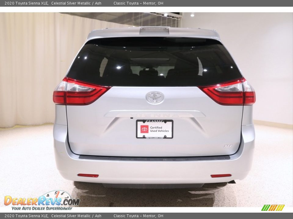 2020 Toyota Sienna XLE Celestial Silver Metallic / Ash Photo #17