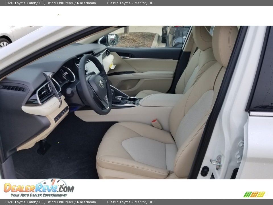 Macadamia Interior - 2020 Toyota Camry XLE Photo #2