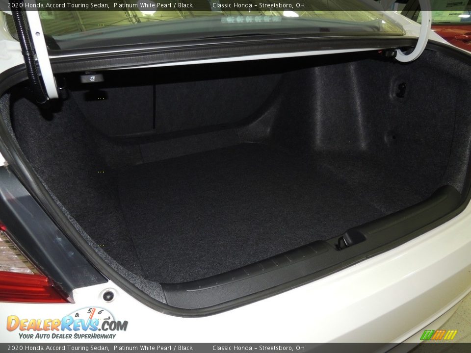 2020 Honda Accord Touring Sedan Platinum White Pearl / Black Photo #18
