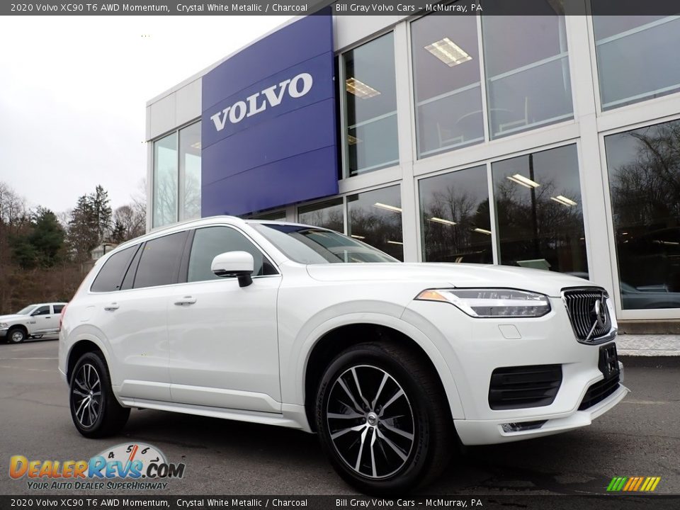 Front 3/4 View of 2020 Volvo XC90 T6 AWD Momentum Photo #1