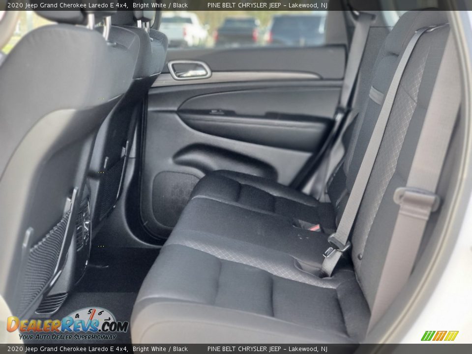 2020 Jeep Grand Cherokee Laredo E 4x4 Bright White / Black Photo #7