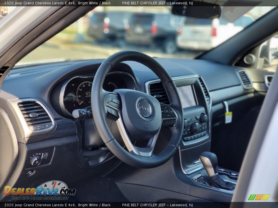 2020 Jeep Grand Cherokee Laredo E 4x4 Bright White / Black Photo #9
