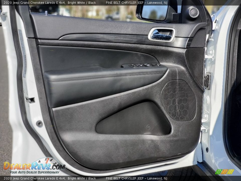 2020 Jeep Grand Cherokee Laredo E 4x4 Bright White / Black Photo #10