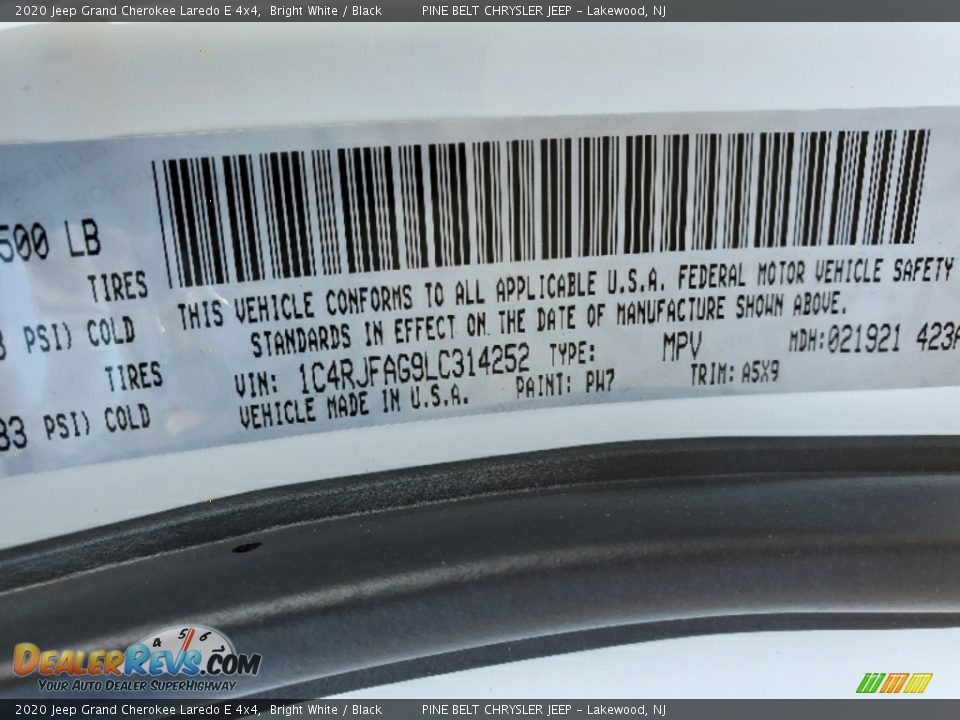 2020 Jeep Grand Cherokee Laredo E 4x4 Bright White / Black Photo #11