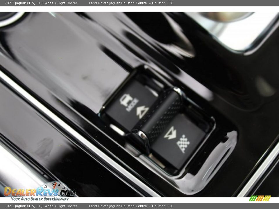 2020 Jaguar XE S Fuji White / Light Oyster Photo #15