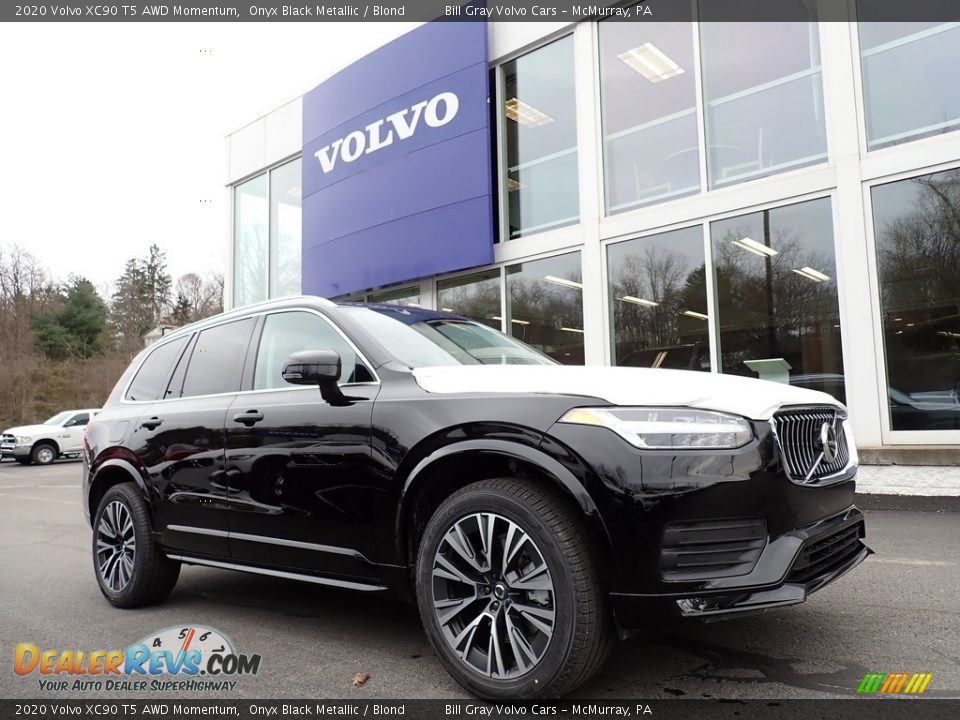 Front 3/4 View of 2020 Volvo XC90 T5 AWD Momentum Photo #1