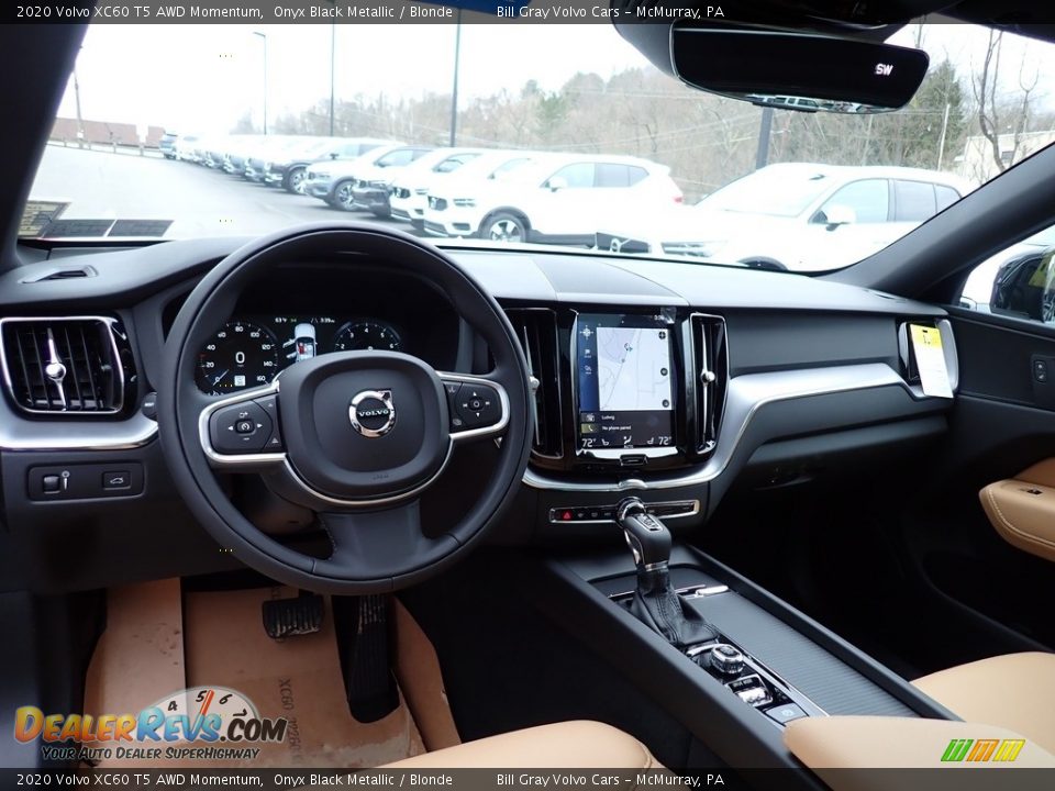 Dashboard of 2020 Volvo XC60 T5 AWD Momentum Photo #9