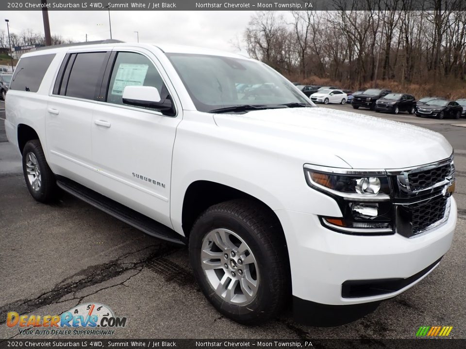 Front 3/4 View of 2020 Chevrolet Suburban LS 4WD Photo #7