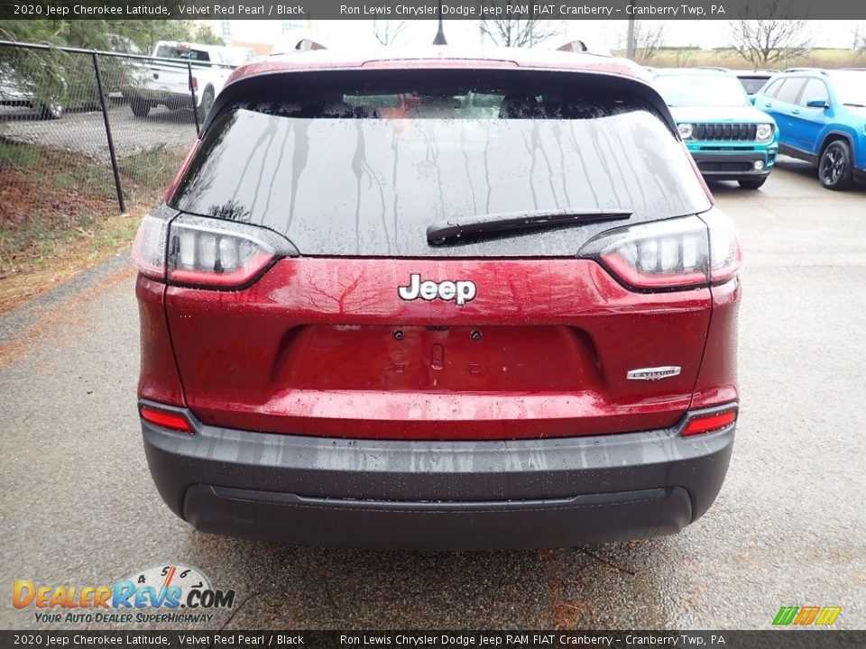 2020 Jeep Cherokee Latitude Velvet Red Pearl / Black Photo #4