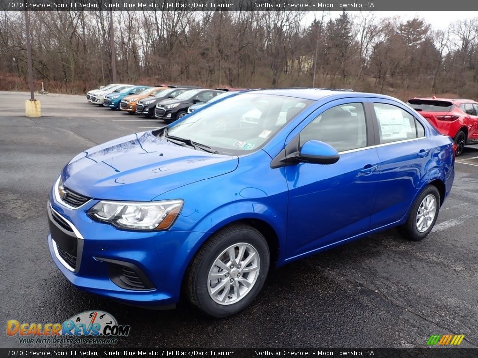 Front 3/4 View of 2020 Chevrolet Sonic LT Sedan Photo #1