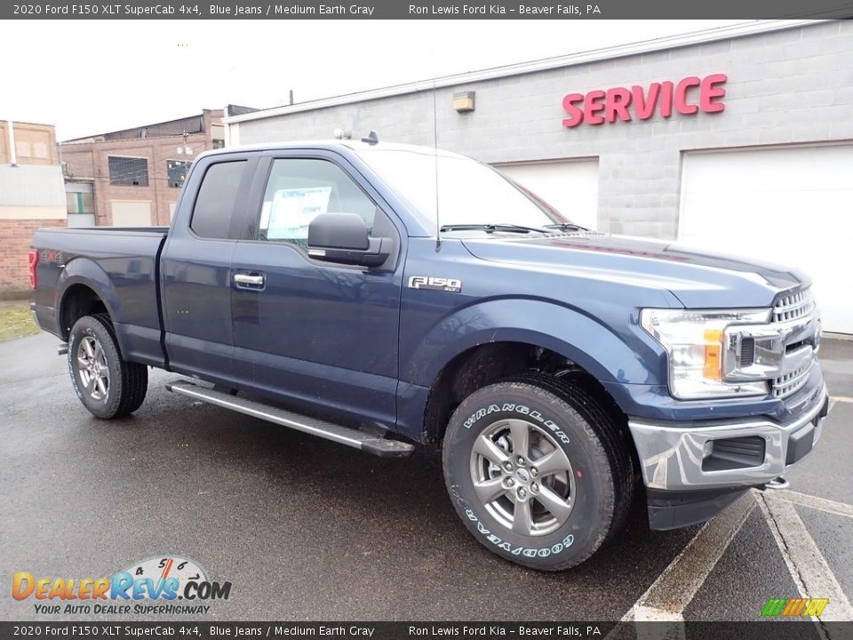 Front 3/4 View of 2020 Ford F150 XLT SuperCab 4x4 Photo #8