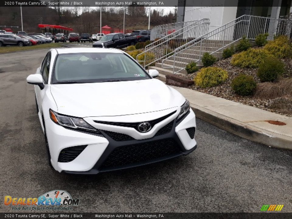 2020 Toyota Camry SE Super White / Black Photo #26