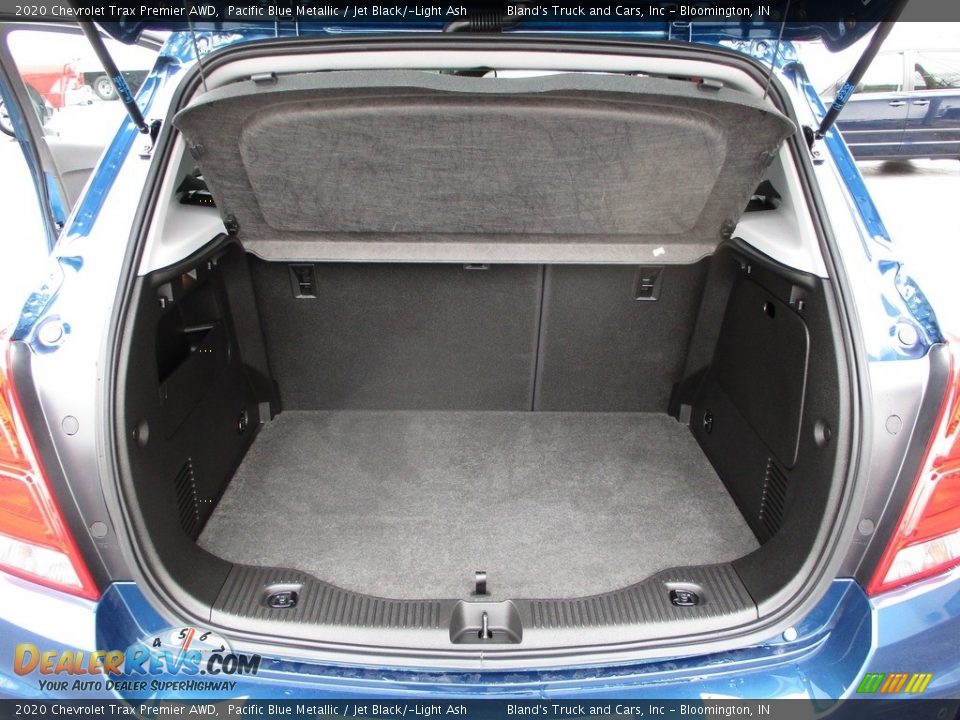 2020 Chevrolet Trax Premier AWD Pacific Blue Metallic / Jet Black/­Light Ash Photo #9