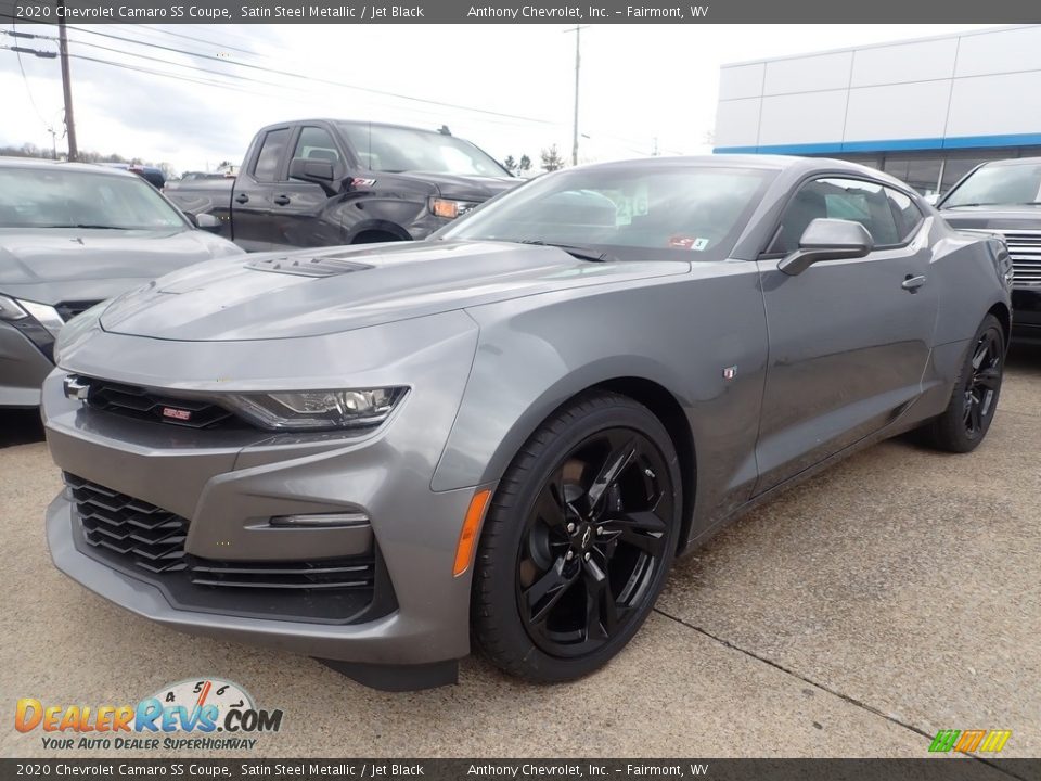 Front 3/4 View of 2020 Chevrolet Camaro SS Coupe Photo #8