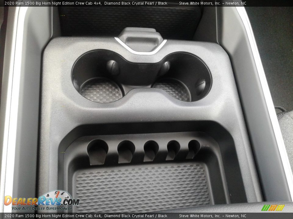2020 Ram 1500 Big Horn Night Edition Crew Cab 4x4 Diamond Black Crystal Pearl / Black Photo #31