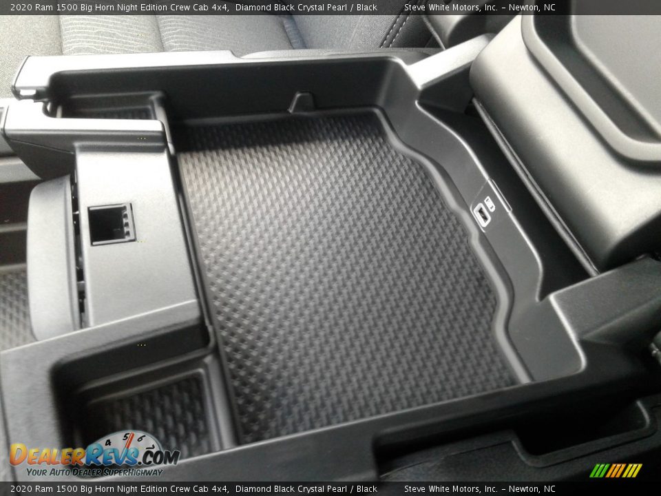 2020 Ram 1500 Big Horn Night Edition Crew Cab 4x4 Diamond Black Crystal Pearl / Black Photo #33