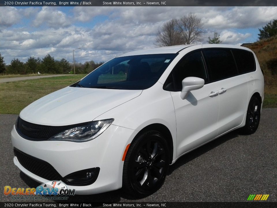 2020 Chrysler Pacifica Touring Bright White / Black Photo #2