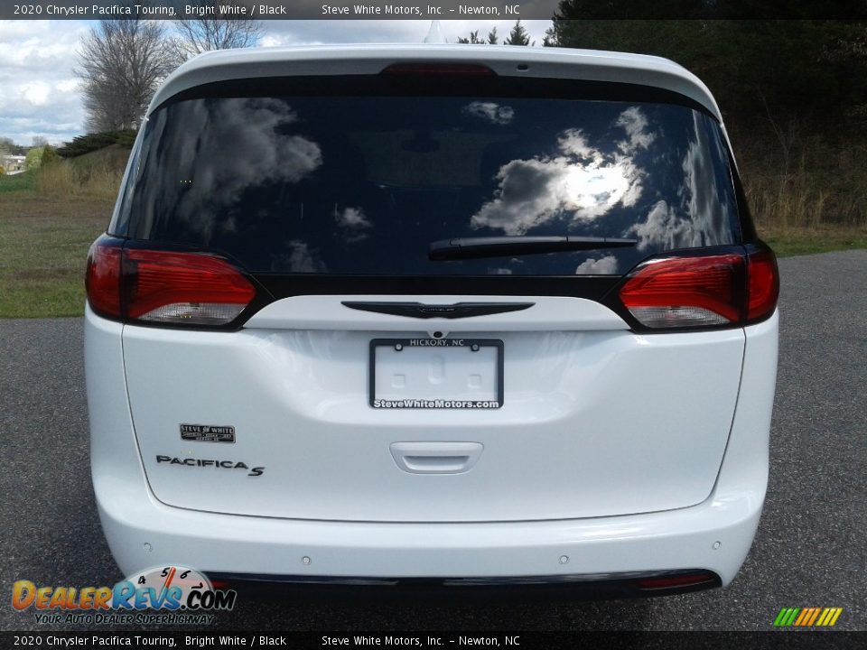 2020 Chrysler Pacifica Touring Bright White / Black Photo #7