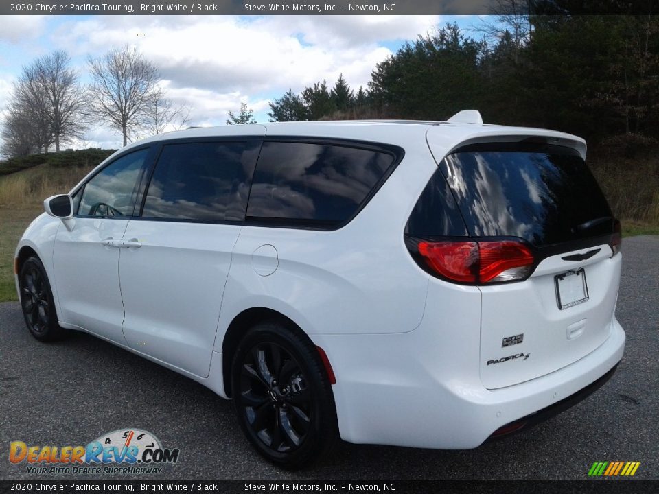 2020 Chrysler Pacifica Touring Bright White / Black Photo #8