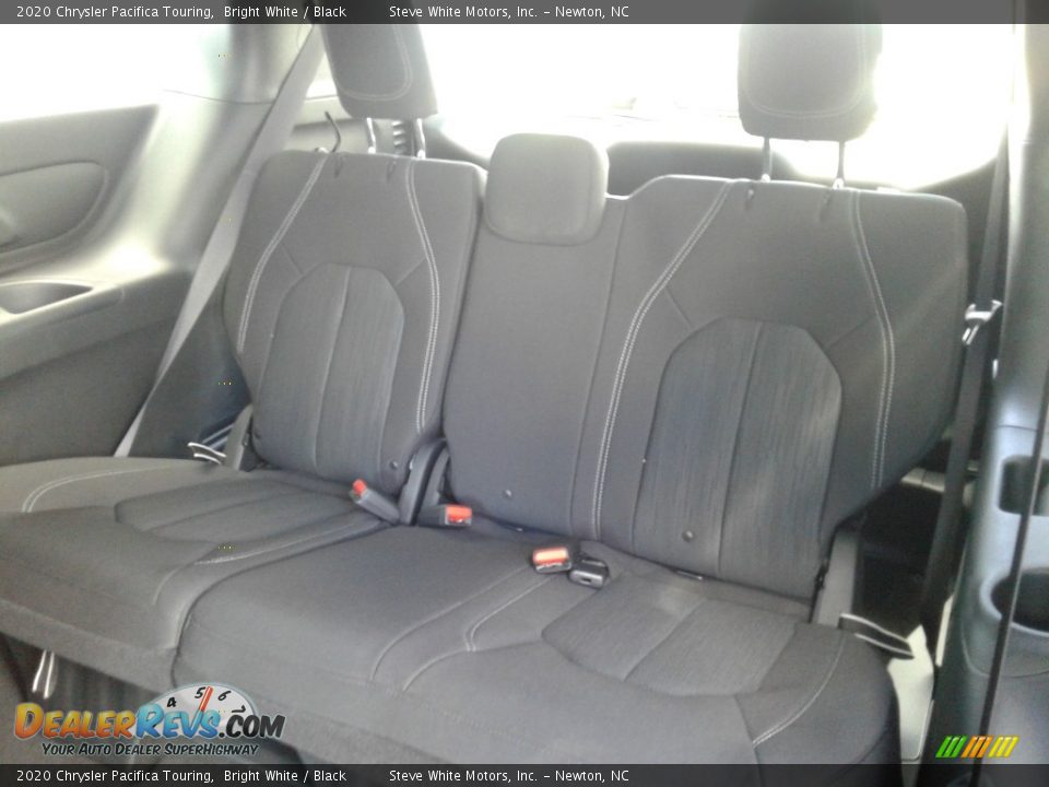 2020 Chrysler Pacifica Touring Bright White / Black Photo #15