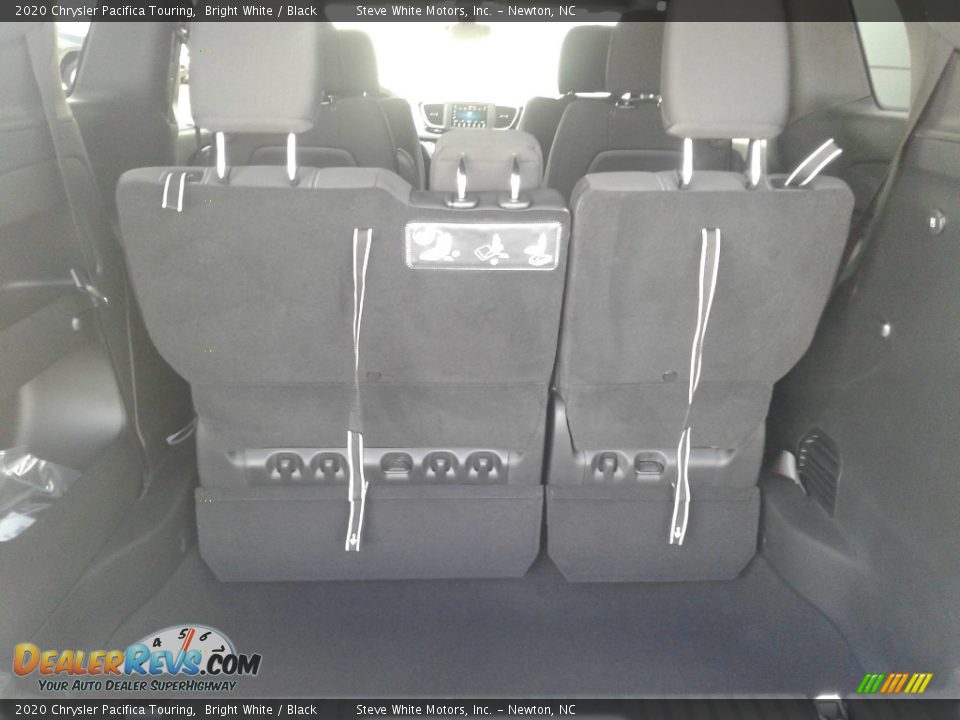 2020 Chrysler Pacifica Touring Bright White / Black Photo #16