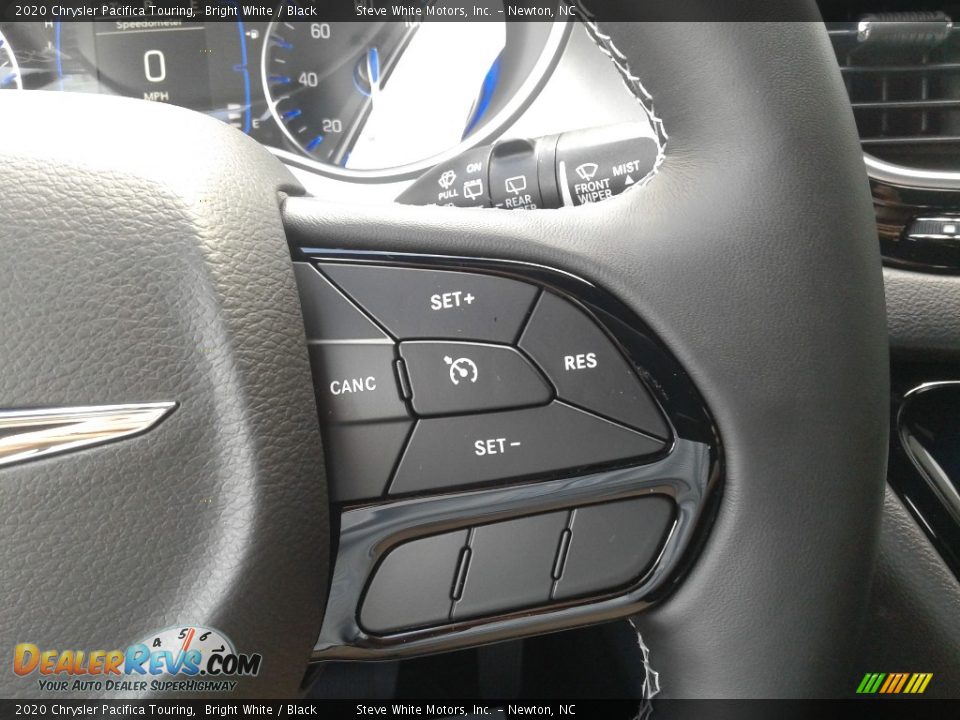 2020 Chrysler Pacifica Touring Bright White / Black Photo #21