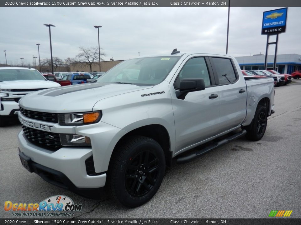 2020 Chevrolet Silverado 1500 Custom Crew Cab 4x4 Silver Ice Metallic / Jet Black Photo #1