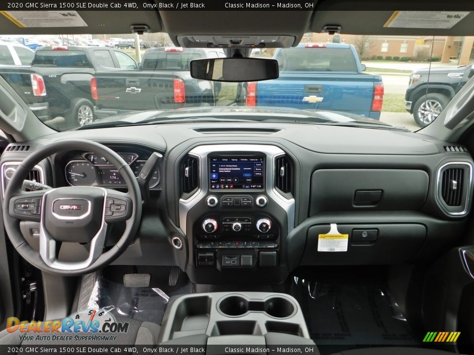 Dashboard of 2020 GMC Sierra 1500 SLE Double Cab 4WD Photo #13