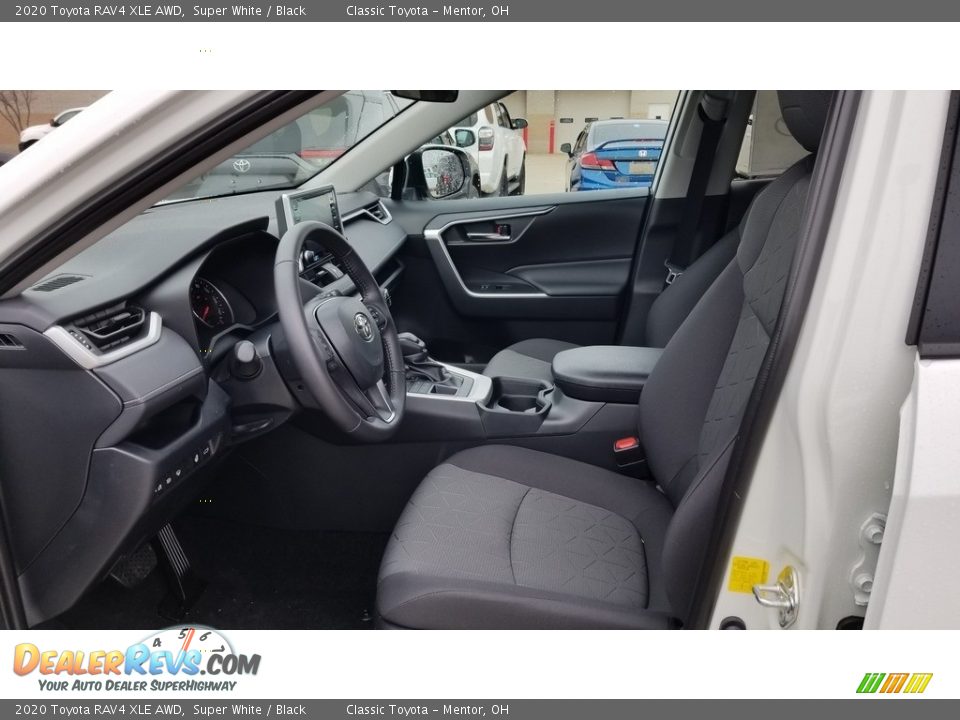 2020 Toyota RAV4 XLE AWD Super White / Black Photo #2