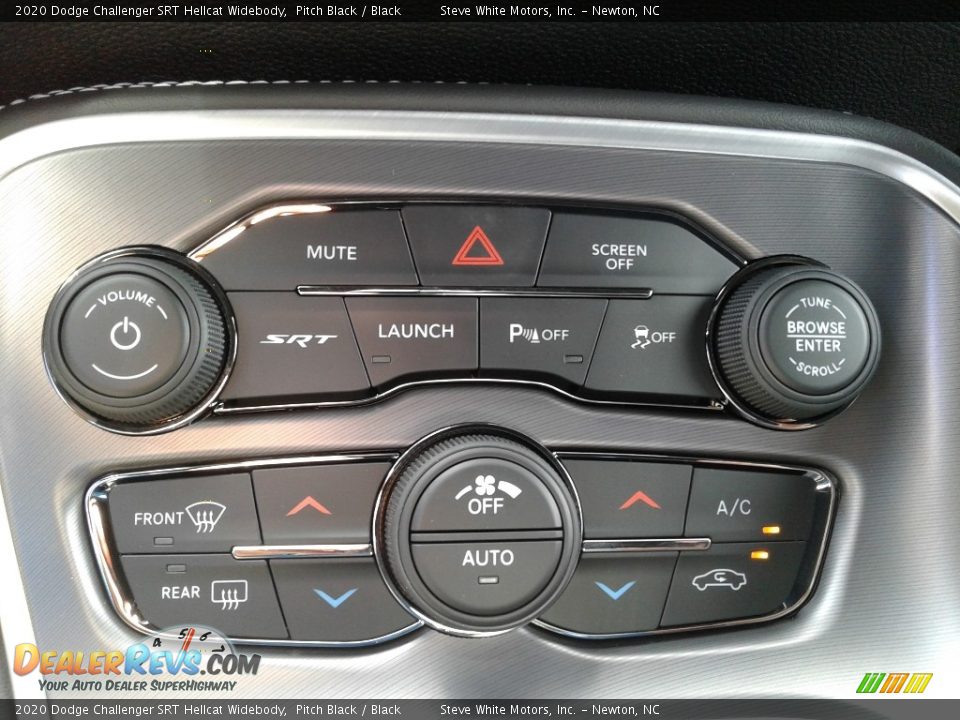 Controls of 2020 Dodge Challenger SRT Hellcat Widebody Photo #26