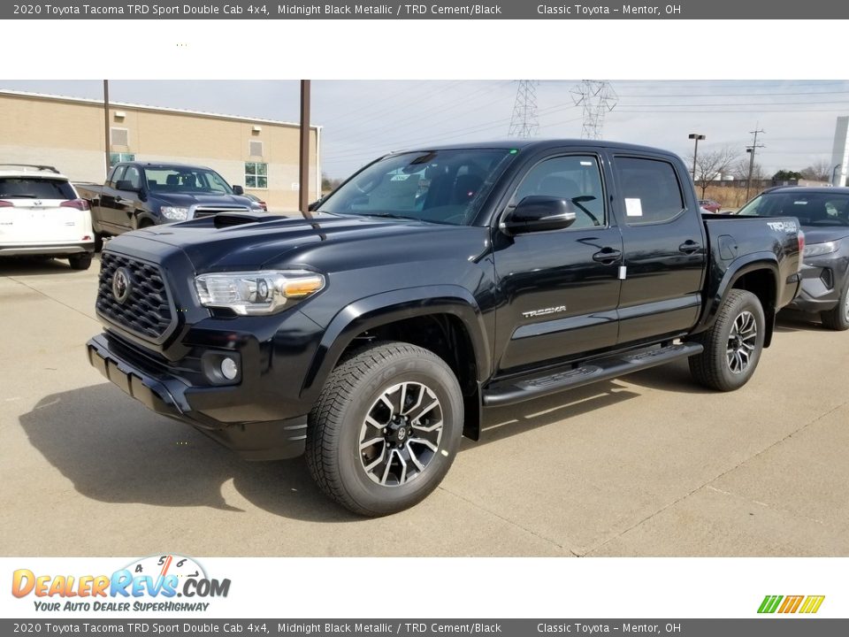 Front 3/4 View of 2020 Toyota Tacoma TRD Sport Double Cab 4x4 Photo #1