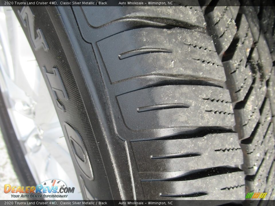 2020 Toyota Land Cruiser 4WD Classic Silver Metallic / Black Photo #8