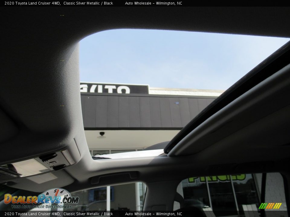 2020 Toyota Land Cruiser 4WD Classic Silver Metallic / Black Photo #11
