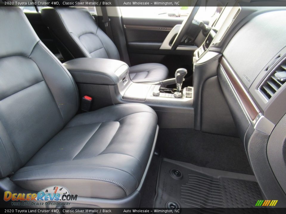 2020 Toyota Land Cruiser 4WD Classic Silver Metallic / Black Photo #13