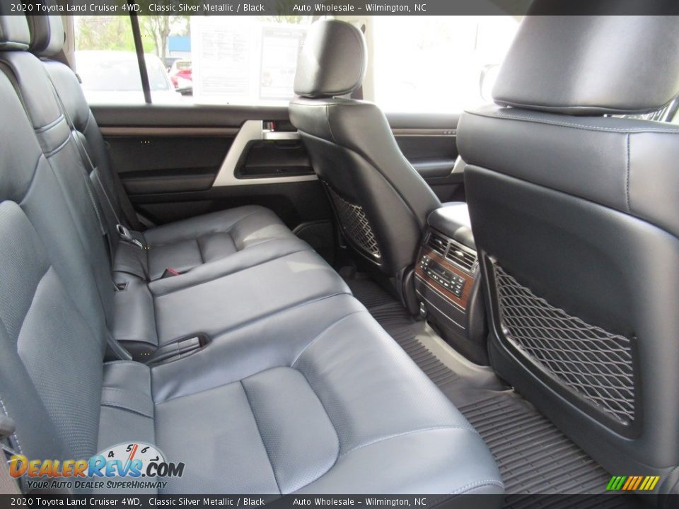 2020 Toyota Land Cruiser 4WD Classic Silver Metallic / Black Photo #14