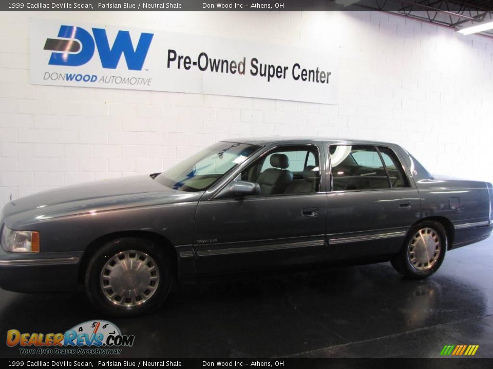 1999 Cadillac DeVille Sedan Parisian Blue / Neutral Shale Photo #4