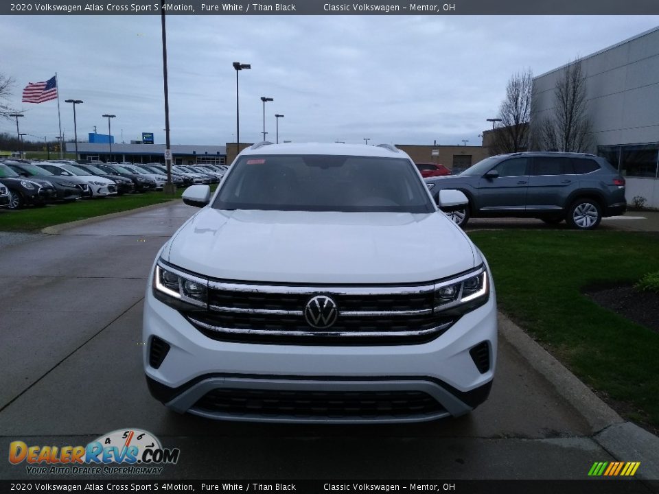 2020 Volkswagen Atlas Cross Sport S 4Motion Pure White / Titan Black Photo #2