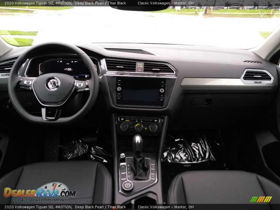 Dashboard of 2020 Volkswagen Tiguan SEL 4MOTION Photo #4