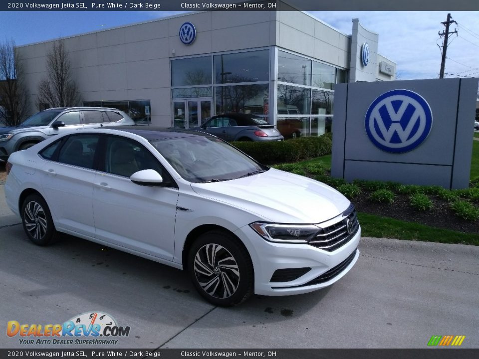 Front 3/4 View of 2020 Volkswagen Jetta SEL Photo #1