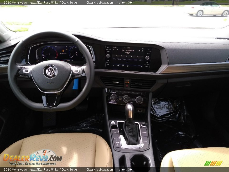 Dashboard of 2020 Volkswagen Jetta SEL Photo #4