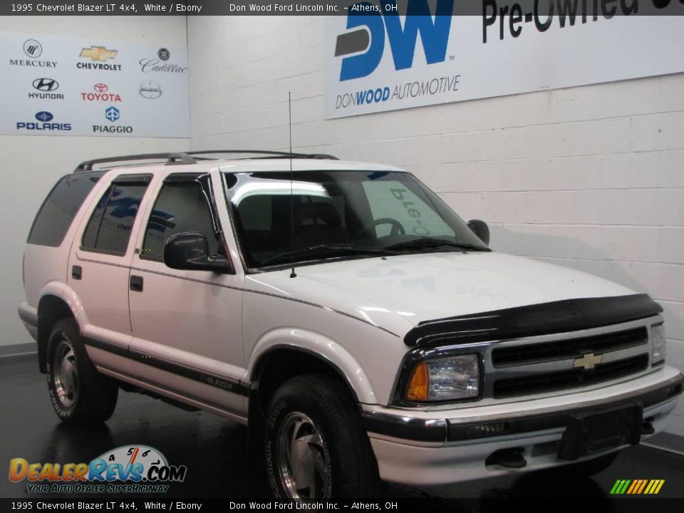 1995 Chevrolet Blazer LT 4x4 White / Ebony Photo #1