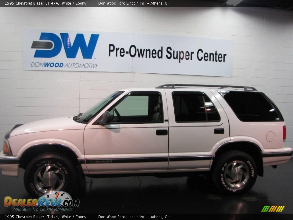 1995 Chevrolet Blazer LT 4x4 White / Ebony Photo #4